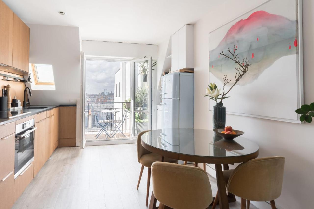 Bright And Homely 1 Bedroom Rooftop In The Marais In Appartement